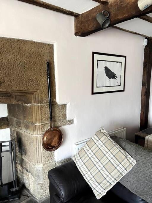 17Th Century Cottage With Hidden Garden Steeton Exterior photo